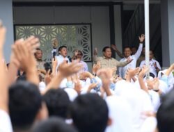 Perbaiki Kualitas Pendidikan, Prabowo Targetkan Tambah Papan Interaktif Digital ke Sekolah-sekolah