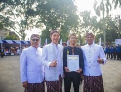 HJB 544, Dedie-Jenal Beri Penghargaan kepada Masyarakat