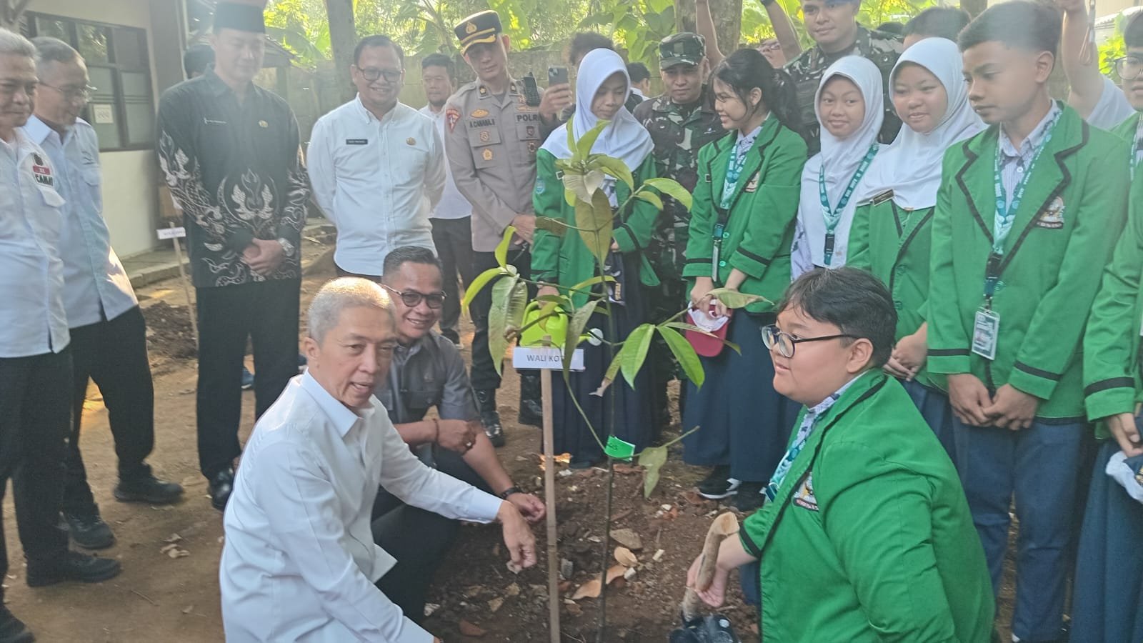 Pemkot Bogor Terapkan Program Satu Siswa Satu Pohon pada MPLS 2026