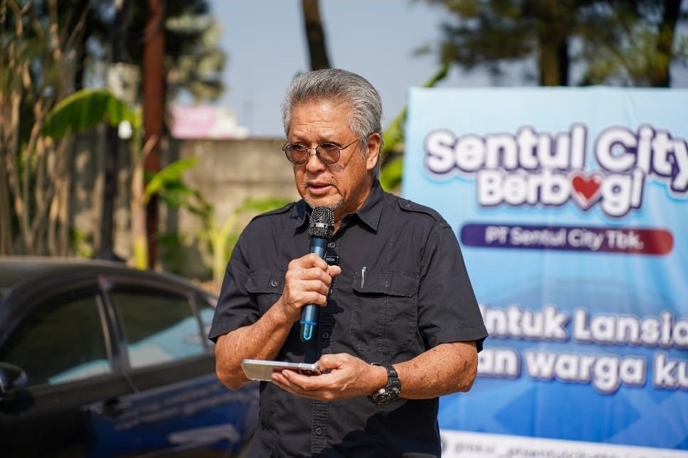 Sentul City Berbagi Bantu Paket Sembako Warga Banceuy melalui Program CSR