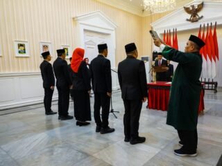 Dedie Rachim Lantik Pejabat Administrator, Tekankan Transparansi dan Pelayanan Publik