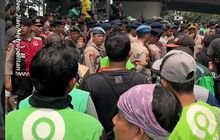 Demo 27 Agustus di DPR RI Sempat Memanas, Relawan dan Ojol Sempat Bersitegang dengan Polisi Terkait Logistik
