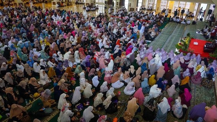 Digelar di Masjid Agung Al Isra, Maulid Nabi Muhammad SAW Tingkat Kota Bogor Dihadiri Ribuan Jemaah