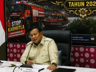 Prabowo Konferensi Pers di Palembang
