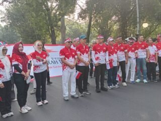 Kirab Merah Putih di Kota Bogor, 500 Meter Bendera Diarak dari Tugu Kujang hingga Jalan Sudirman