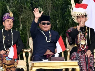 Joko Widodo disebut meminta relawan menopang pemerintahan Prabowo-Gibran hingga 2029.