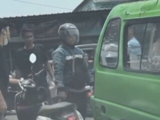 Sopir Angkot Cekcok dengan Pengendara Motor di Ciomas Permai Bogor, Videonya Viral di Medsos