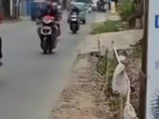 Warga Parung Keluhkan Genangan Imbas Proyek Drainase Tak Kunjung Selesai