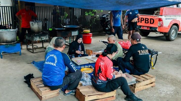 Kebakaran TPAS Galuga Belum Selesai, Pemkot Bogor Buka Dapur Umum hingga Sediakan Tim Kesehatan