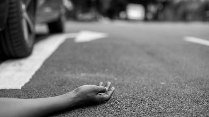 Kecelakaan di Dekat SPBU Cikabon Parung Panjang, Pengendara Motor Terjatuh hingga Tertabrak Truk