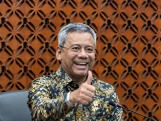 Menteri Keuangan Suahasil Nazara menjawab pertanyaan soal kepercayaan publik setelah menggantikan Purbaya Yudhi Sadewa.