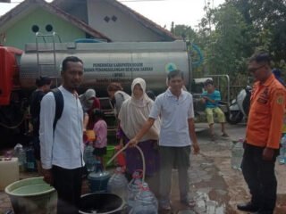 Bantuan air bersih untuk warga Bojong Indah Parung Bogor mulai disalurkan
