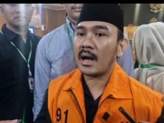 Bupati Nonaktif Bekasi Ade Kuswara Kunang Divonis 6 Tahun, Ayahnya 4 Tahun Penjara
