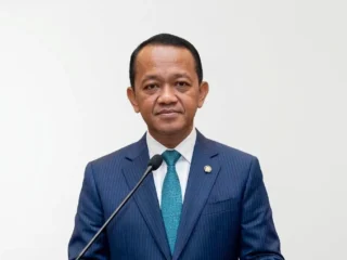 Bahlil menunggu Surpres Prabowo untuk membentuk tim kajian RUU Migas.