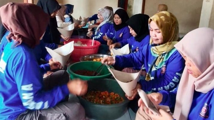 Di Balik Perjuangan Padamkan Kebakaran TPAS Galuga, Ada 4.000 Nasi dan 1.200 Gelas Kopi dari Dapur Tagana