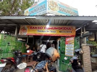 Bakso Gunung Kidul Taichan Teplan Punya Kuah Pedas dan Topping Melimpah, Wajib Dicoba