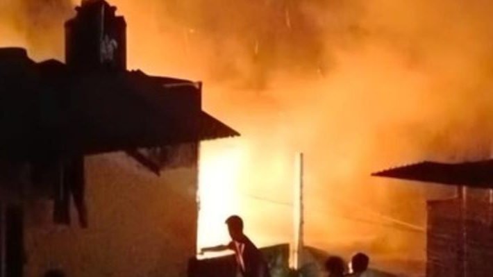 Diduga Korsleting Listrik, Dua Rumah Milik Warga di Tegallega Bogor Hangus Terbakar