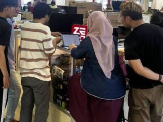 Servis laptop dan PC di Zero Computer Store Bogor, mulai dari upgrade SSD RAM