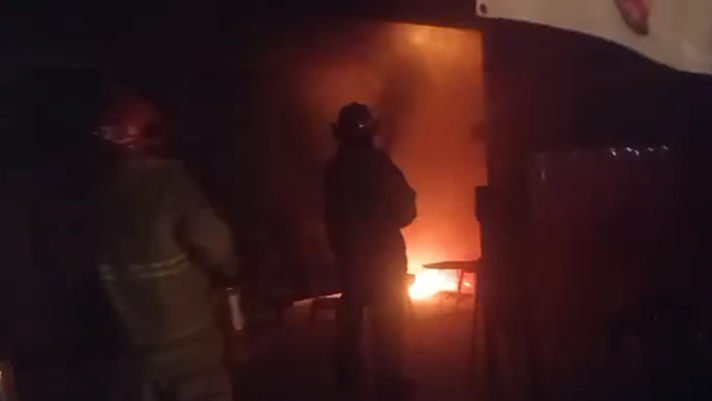 Toko Es Krim Momoyo di Leuwiliang Terbakar, Sempat Muncul Ledakan dan Percikan Api