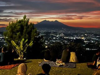 Rekomendasi Kafe Aesthetic di Puncak Bogor untuk Akhir Pekan, Punya View City Light hingga Spot Fotobox