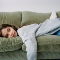 4 Kebiasaan yang Sulit Dihilangkan Orang Insecure