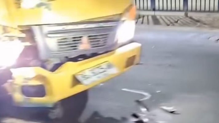 Hilang Kendali, Pemotor Tewas Usai Tabrak Truk di Cileungsi
