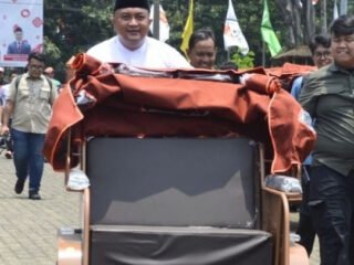Bantuan 130 Becak Listrik untuk Pengayuh di Kabupaten Bogor