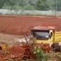 Waduh! Baru 2 Hari Dihentikan di Leuwihalang, Warga Kembali Lapor Galian Tanah Merah di Bojong Keong Rumpin