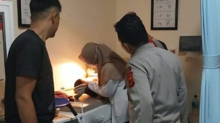 Bayi Perempuan Ditemukan dalam Tas Belanja di Gunungsindur, Polisi Turun Tangan