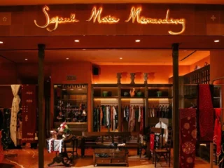 Store Sejauh Mata Memandang Plaza Indonesia.