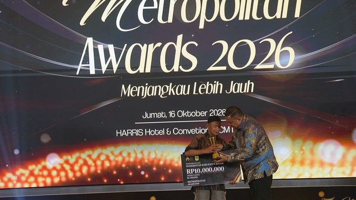 Terima Metropolitan Awards 2026, Ki Imang: Jangan Tunggu Longsor Baru Menanam