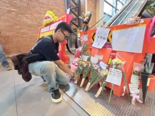 Setahun Eskalator Stasiun Bojonggede Mati-Hidup, Penumpang Curhat Lewat Karangan Bunga