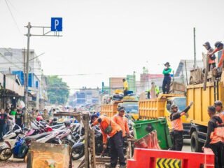 PKL Jalan MA Salmun Bogor dipindah ke Pasar Kebon Kembang, terkait JPO