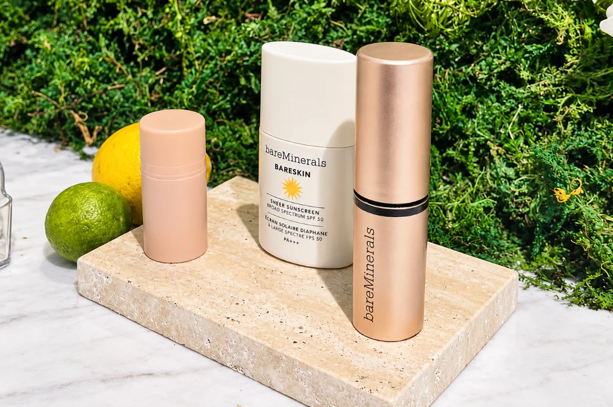 Tren makeup praktis dengan sentuhan skincare, bareMinerals hadirkan skin tint dan sunscreen